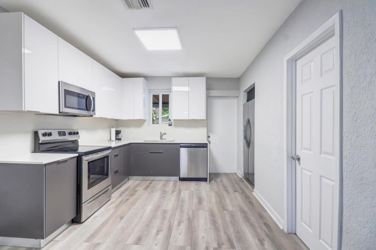 Spacious And Luxurious Home Centrally Located Between Miami And Ft. Lauderdale Miramar Exteriér fotografie